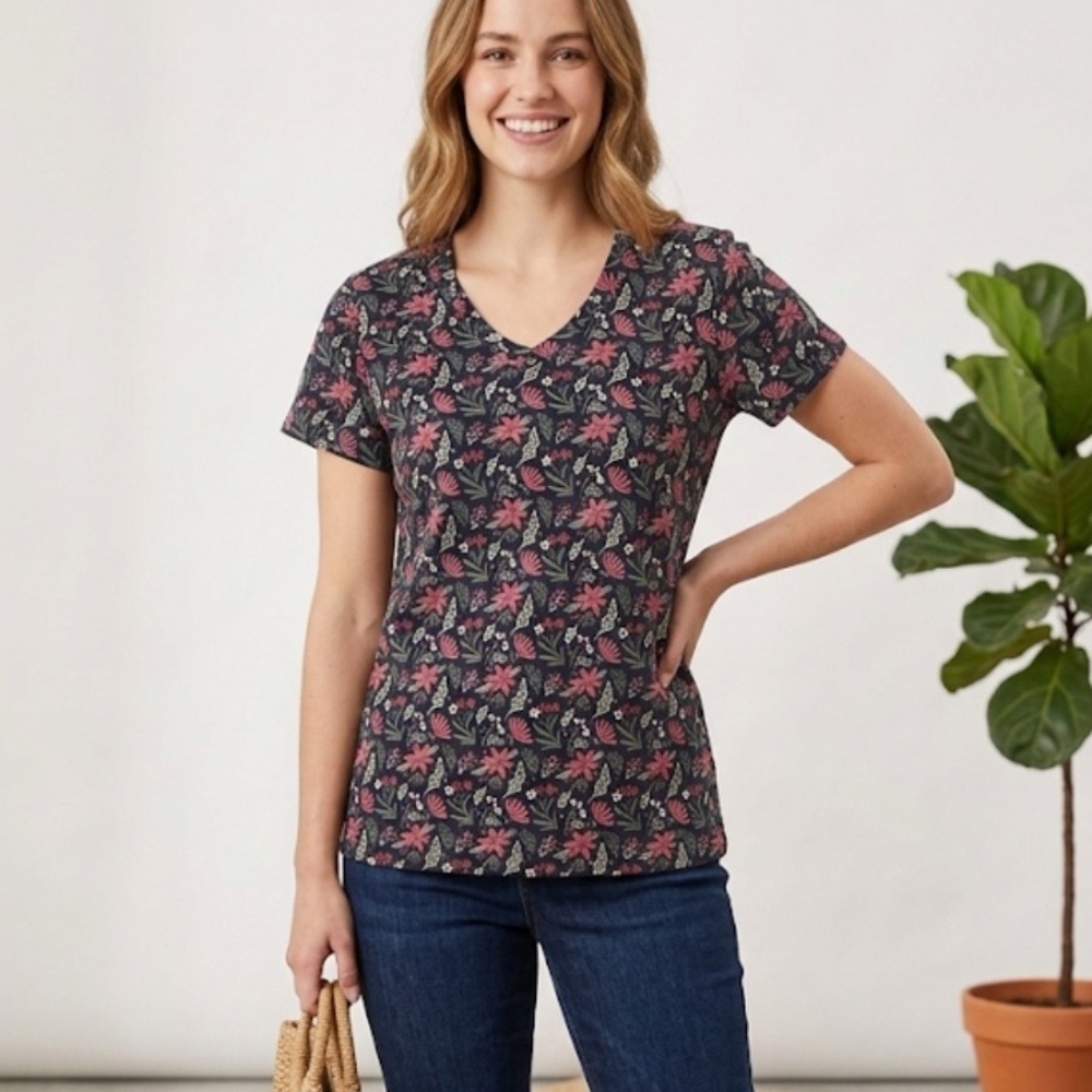 NWOT Blue Mountain Navy Pink Floral Cotton V-Neck Tee - Size Large soft stretch